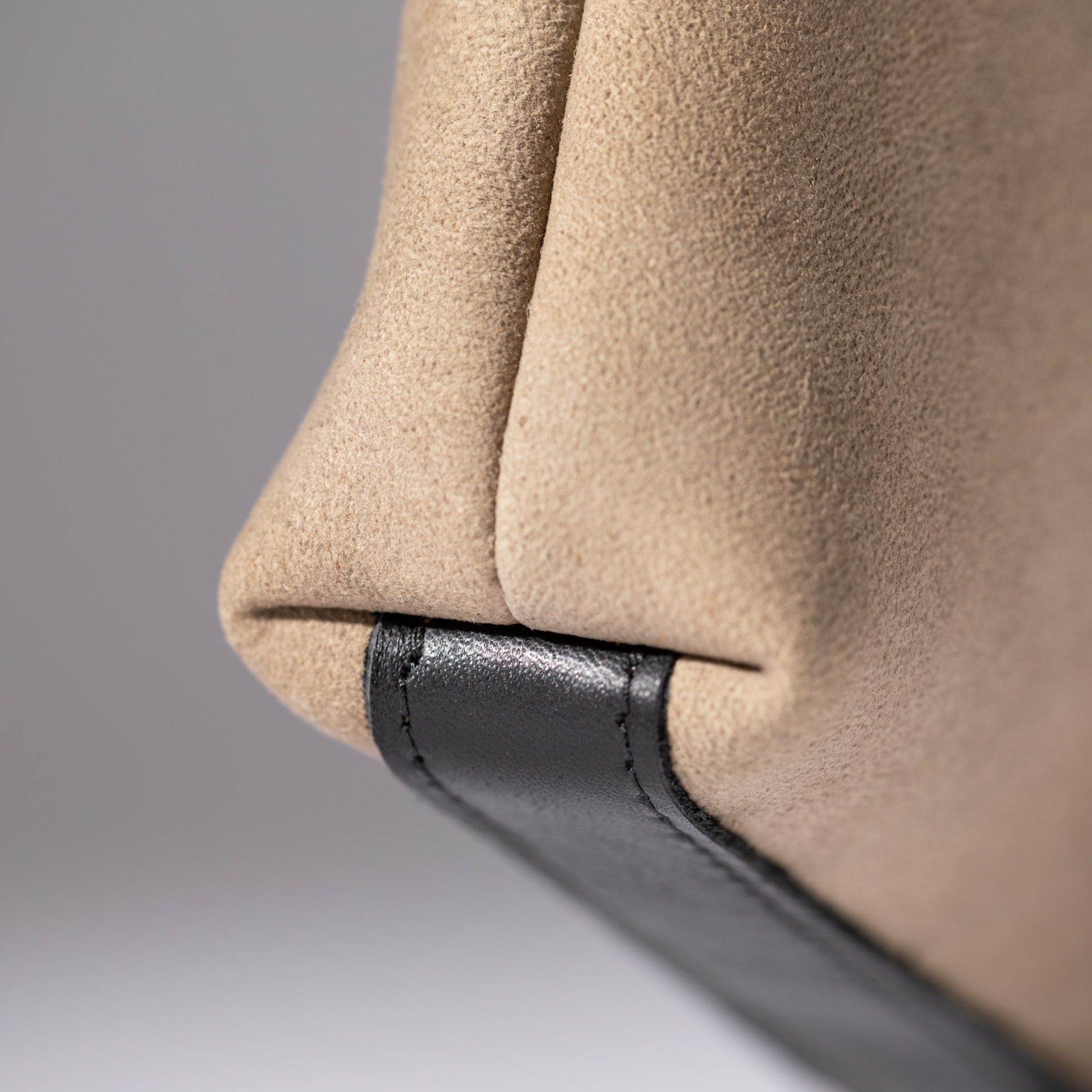 Equipment case Dhaka made of deer leather