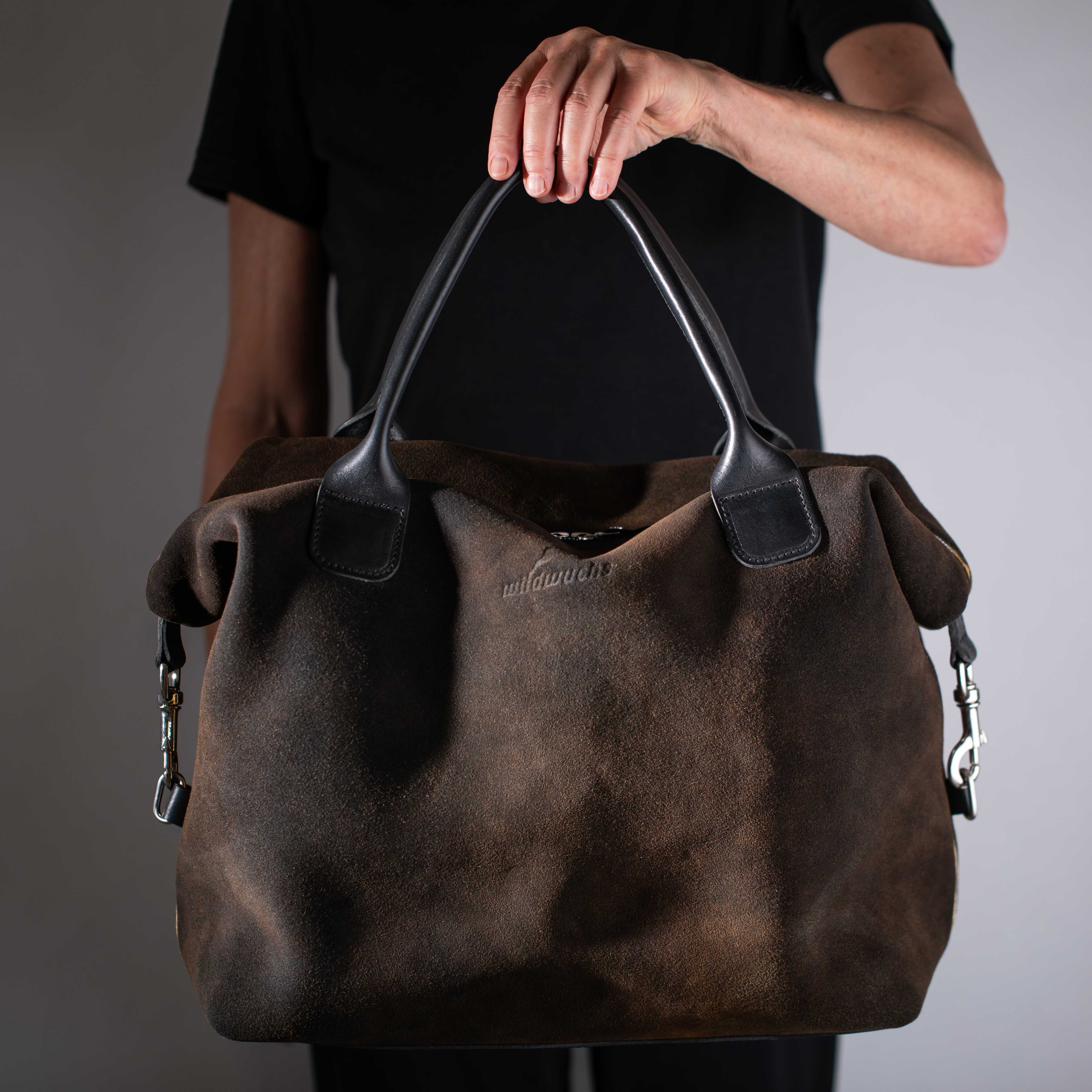 taschen-ackermann-leder-ledertaschen-rucksaecke-person-softnappa-hirschleder-olivenleder-349-Bearbeitet