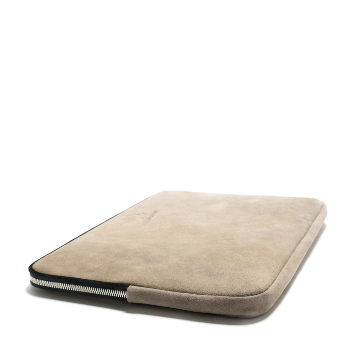 Protect MacBook zippered case made of deerskin