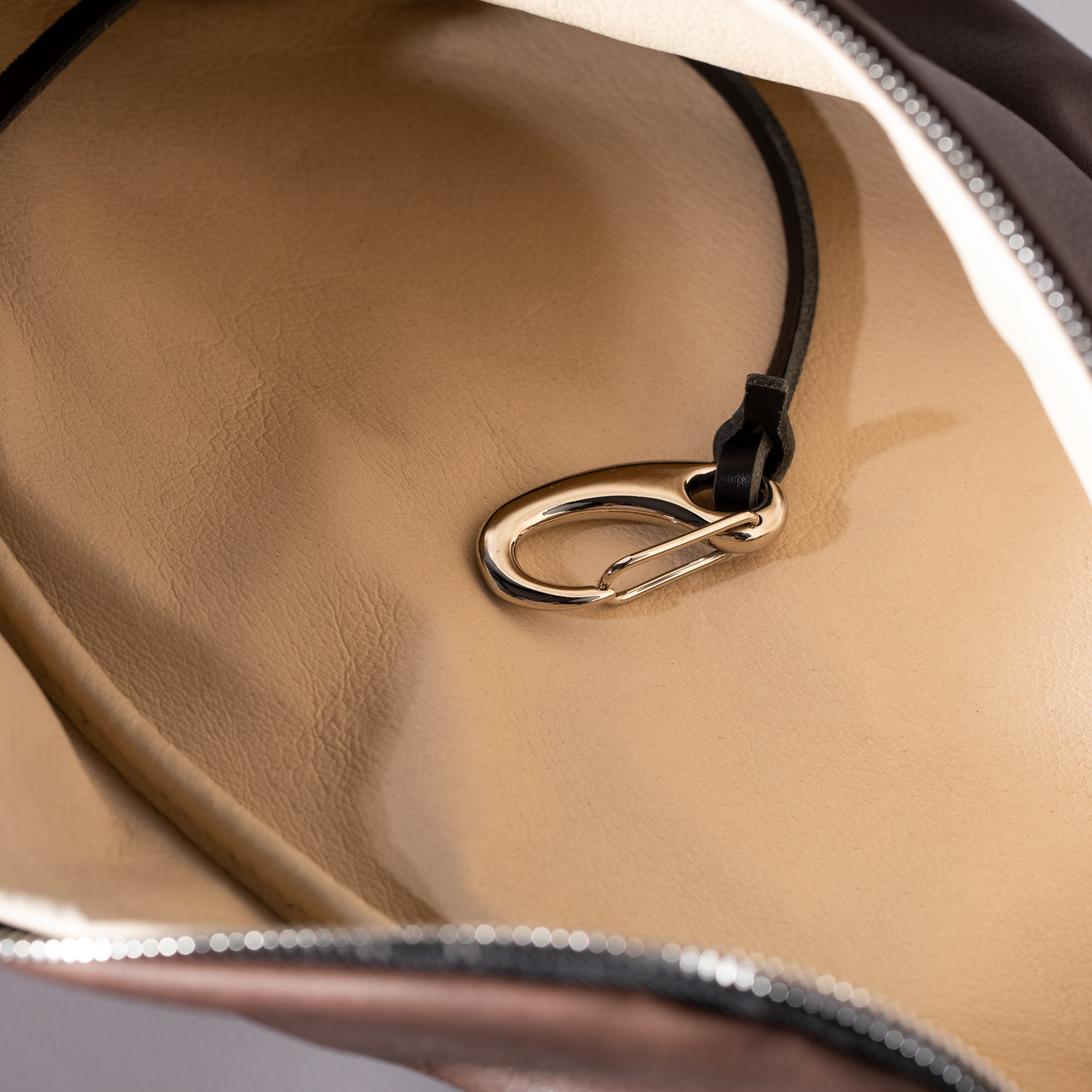 Bauchtasche Marseille M aus Olivenleder