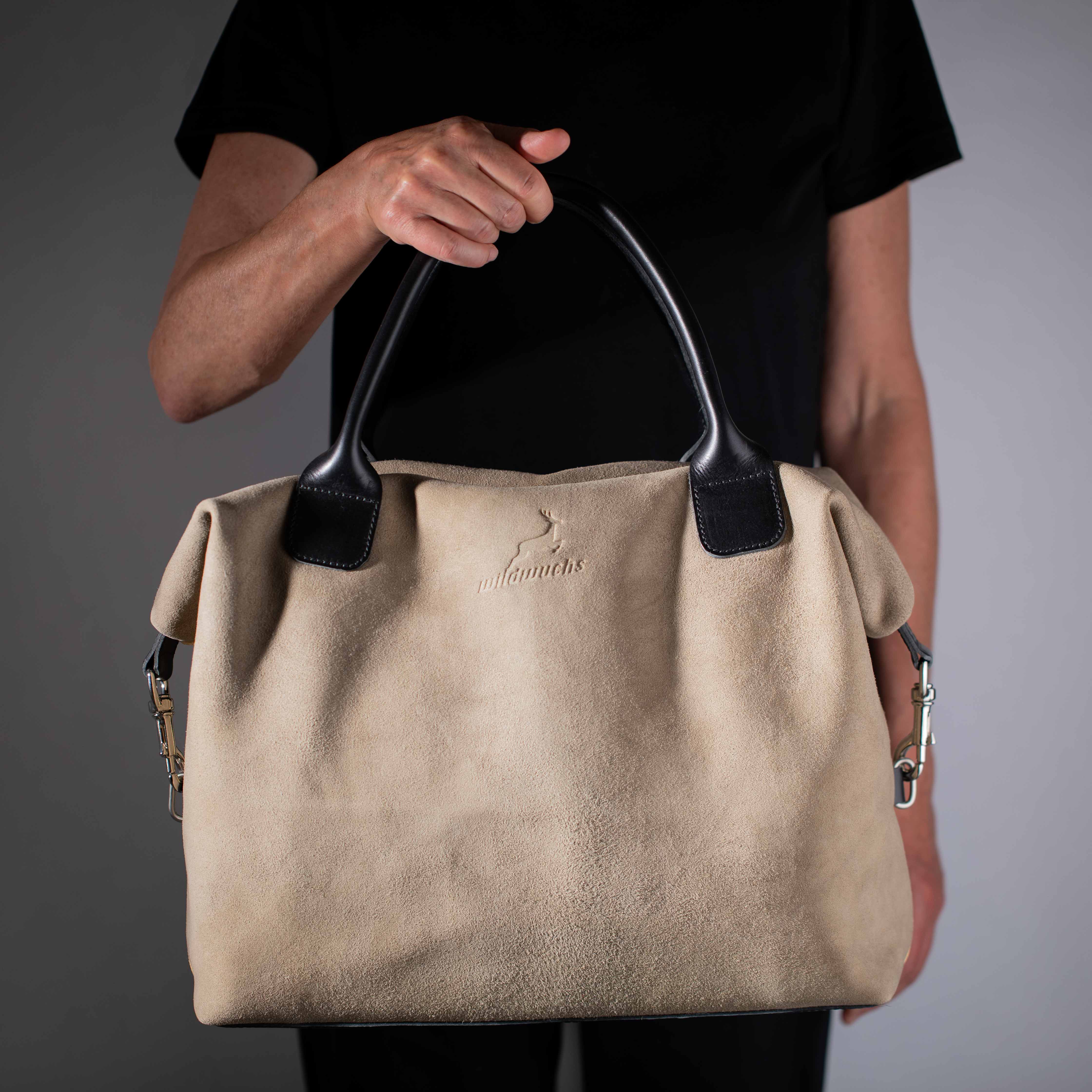 taschen-ackermann-leder-ledertaschen-rucksaecke-person-softnappa-hirschleder-olivenleder-332-Bearbeitet