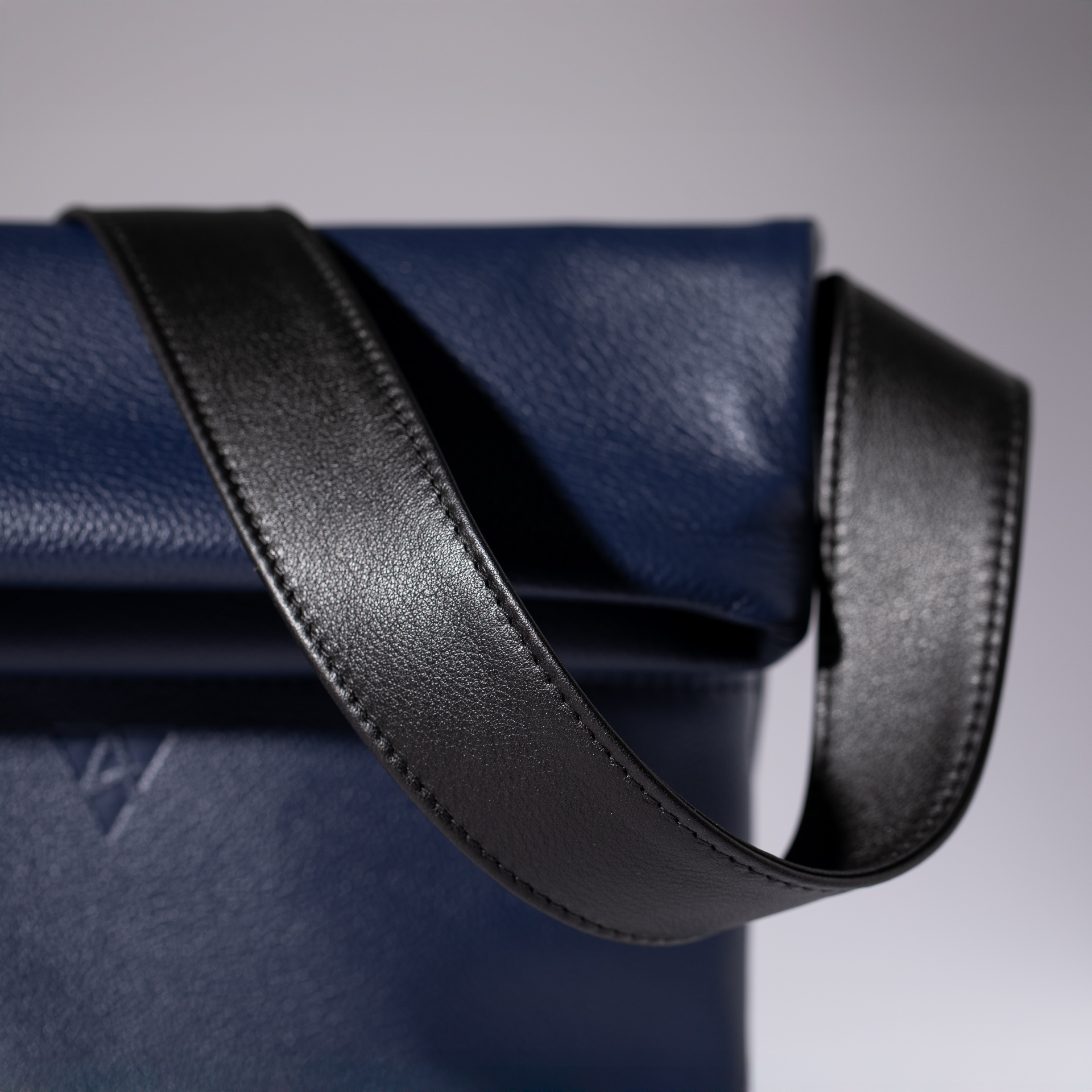 Fold-over Shoulder bag London S