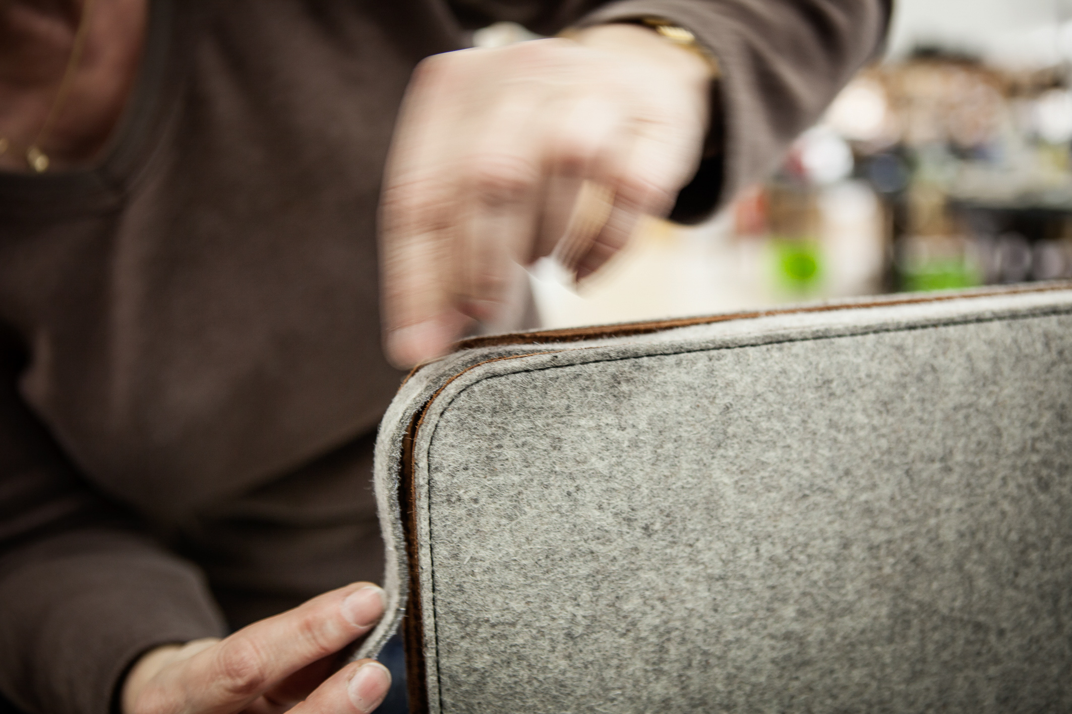 manufaktur-taschen-genauigkeit-ledertasche-filz