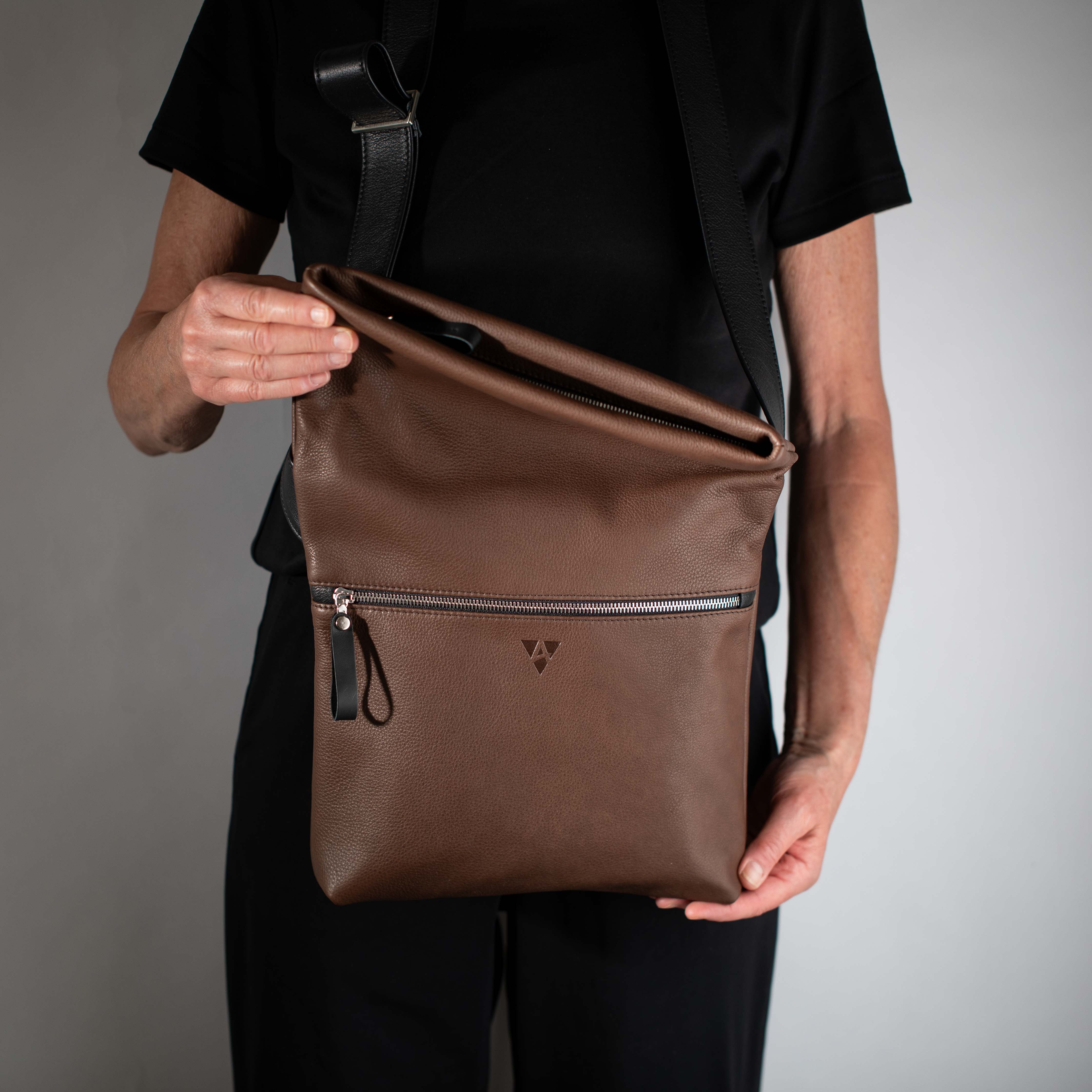 Fold-over Shoulder bag London M