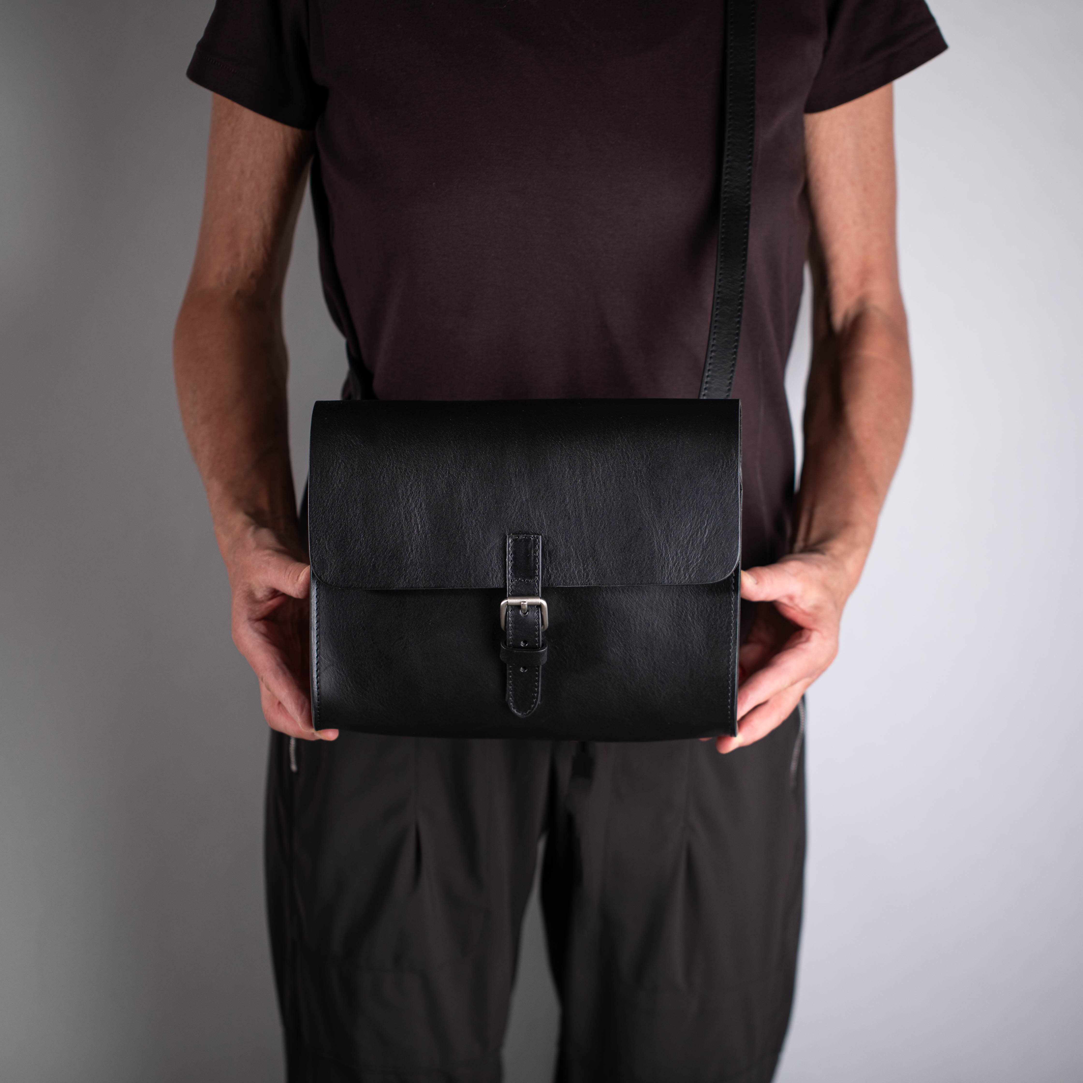 taschen-lederwaren-ackermann-leder-ledertaschen-rucksaecke-softnappa-hirschleder-olivenleder-45-Bearbeitet