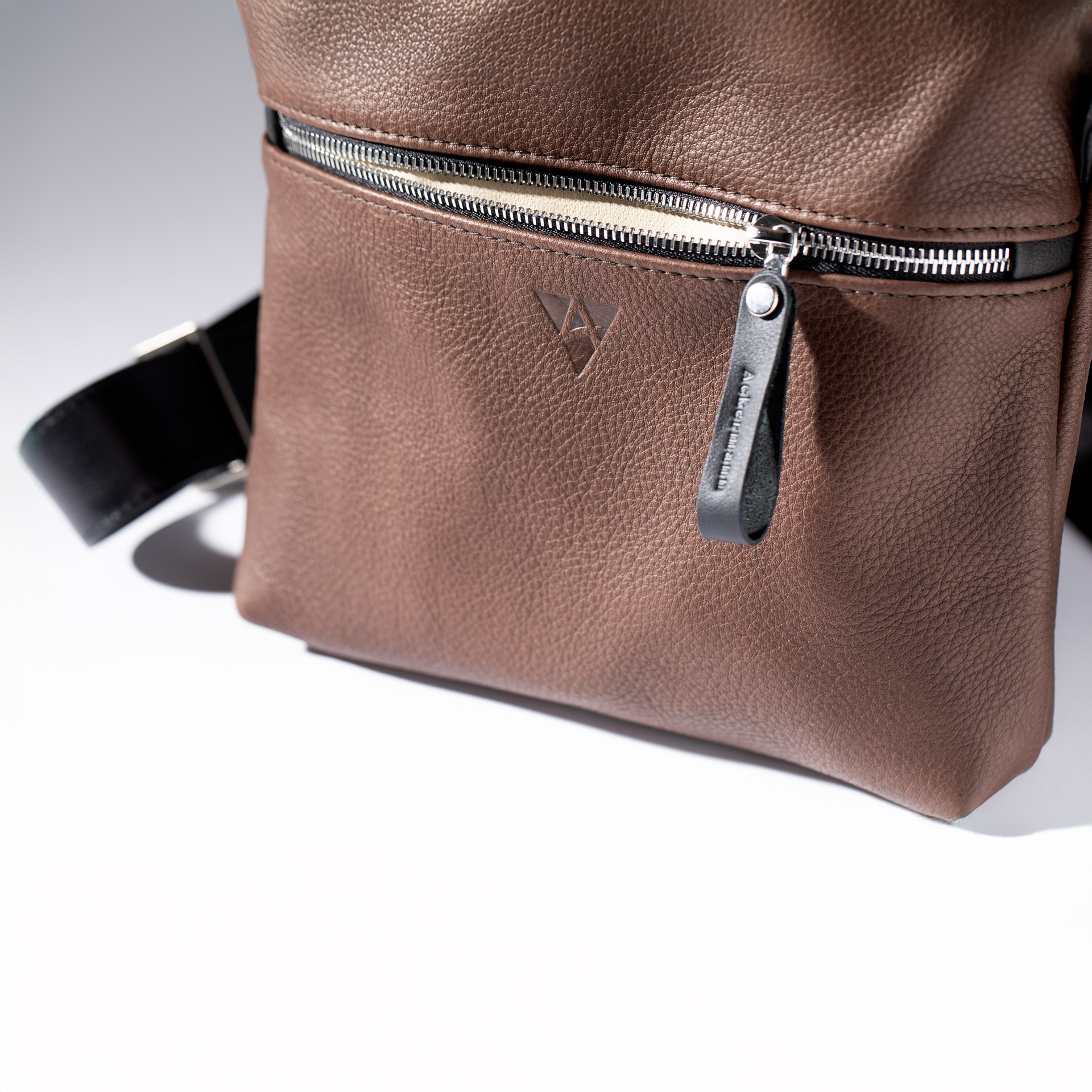 Fold-over Shoulder bag London S
